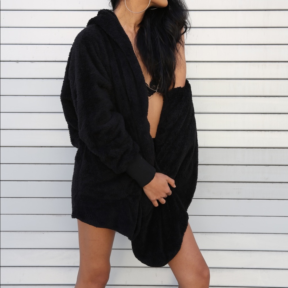 Black Camila coat #bearcoat